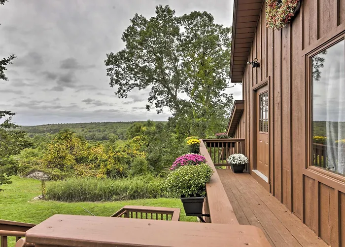 Private Guest House W/ Deck + Spectacular Views!