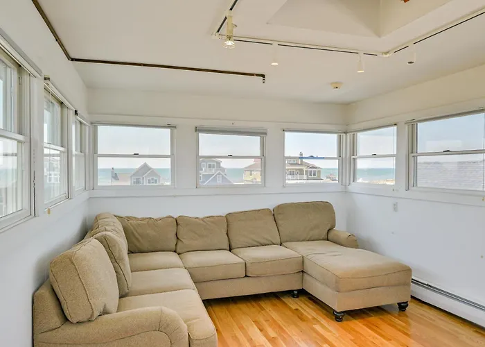 Waterfront Westhampton Haven: Private Beach